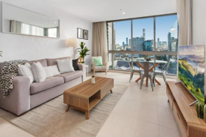Chic Valley Unit with Parking, Rooftop Pool & BBQ, Brisbane